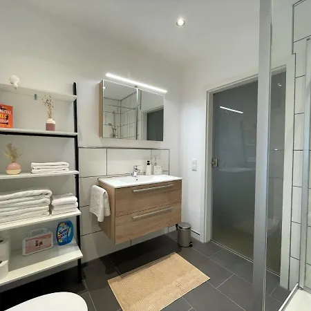 Apartment Bunter Hund - Zentrales Apartment, Parkplatz, Wintergarten, Kinderzimmer