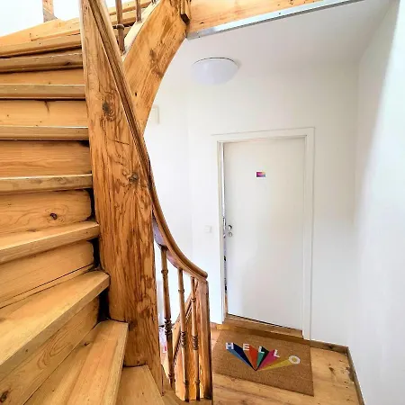 Bunter Hund - Zentrales Apartment, Parkplatz, Wintergarten, Kinderzimmer