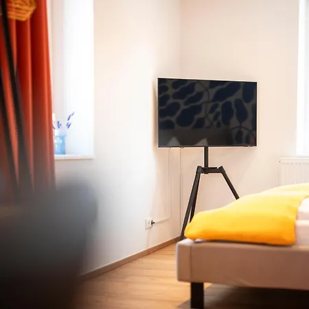 Daire Bunter Hund - Zentrales Apartment, Parkplatz, Wintergarten, Kinderzimmer