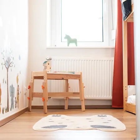 Bunter Hund - Zentrales Apartment, Parkplatz, Wintergarten, Kinderzimmer Daire Rothenburg ob der Tauber