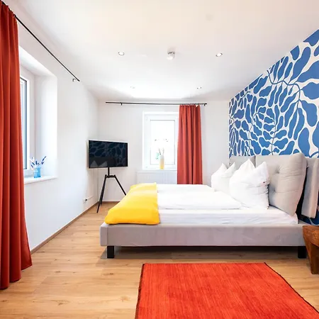 Bunter Hund - Zentrales Apartment, Parkplatz, Wintergarten, Kinderzimmer Apartment *